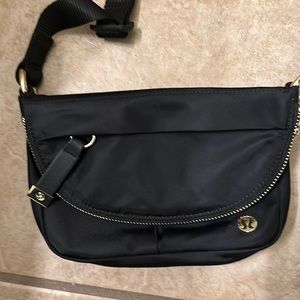 Lululemon belt bag — BRAND NEW!